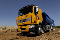 Renault Premium Lander 8x2.6