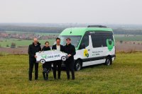 Verkehrsdezernent Ulf-Birger Franz, ÜSTRA-Vorständin Elke van Zadel, Regionspräsident Steffen Krach und Lukas Teschner (via). Credit: Üstra/Florian Arp