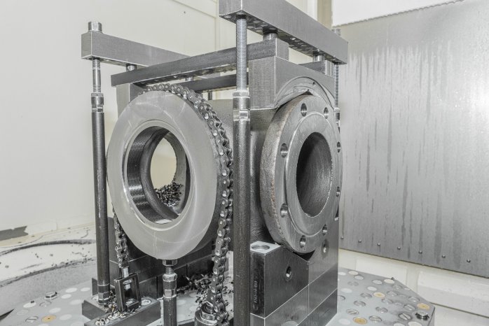 Bild 2_2 - eingespanntes Werkstück.jpg