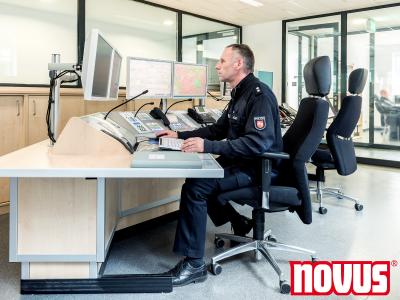 Novus Monitorhalter auf Polizeiwache
