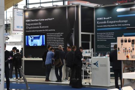 Als international einzige Plattform widmet sich die DeburringEXPO konsequent dem Entgraten, Verrunden und der Herstellung von Präzisionsoberflächen. Sie ist damit die optimale Informations- und Beschaffungsplattform für Lösungen zu diesen Fertigungsschritten / Bildquelle: fairXperts GmbH & Co. KG