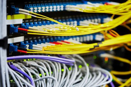 Ein patentiertes Netzwerk von (extern betriebenen) DDoS-Filtern verbessert die Abwehr von Überlastungsattacken (© Link11)