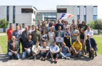 TOPTICA Photonics SAS employees in front of their premises located in Pessac/Bordeaux together with TOPTICA Photonics AG’s executive board visiting for the inauguration of the new subsidiary.