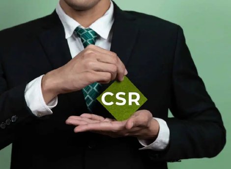 man-suit-holds-green-card-that-says-s-s-scaled-1-1024x752.jpg.webp