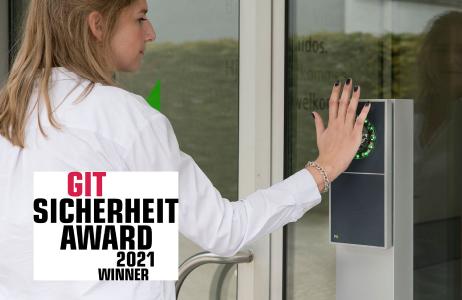 Für die Kombination von Hochsicherheit mit Komfort erhielt das Zutrittsterminal INTUS 1600PS-II von PCS den GIT Sicherheitsaward 2021 in der Kategorie D: Zutritt, Einbruch- und Perimeterschutz