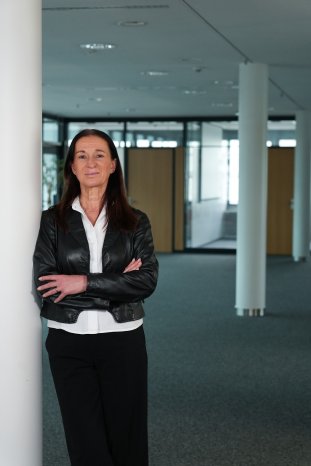 Portrait Döring hochkant_09_25_v2.jpg