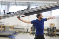 Das Trainings- und Testgerät für den Schlagwurf wurde am Institut für Sportwissenschaften der Universität Tübingen von Professor Wank und seinem Team vornehmlich zwecks Überprüfung der Schnellkraftwerte für den Speerwurf und Handball konstruiert