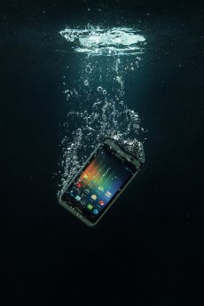 Handheld-Nautiz-X1-ultra-rugged-smartphone-waterproof.jpg