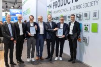 Freuen sich über die Zertifizierungen (von links nach rechts):
Thomas Steffens, TÜV Rheinland Industrie Service GmbH
Dr. Martin Wetter, Phoenix Contact
Andreas Fuß, Phoenix Contact
Sergei Biberdorf, TÜV Rheinland AG
Torben Sebastian Last, Phoenix Contact
Boris Waldeck, Phoenix Contact
Ulrich Leidecker, Phoenix Contact Freuen sich über die Zertifizierungen (von links nach rechts):
Thomas Steffens, TÜV Rheinland Industrie Service GmbH
Dr. Martin Wetter, Phoenix Contact
Andreas Fuß, Phoenix Contact
Sergei Biberdorf, TÜV Rheinland AG
Torben Sebastian Last, Phoenix Contact
Boris Waldeck, Phoenix Contact
Ulrich Leidecker, Phoenix Contact
