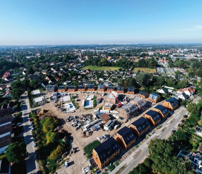 4-DHV_Terhalle_Panoramabild_Luftaufnahme_Holzbauten