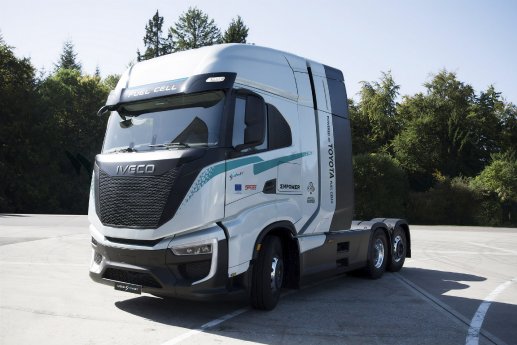 IVECO_S-eWay_Artic_FuelCell25.jpg