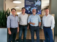 Geballte Kommunikations- und Kulturkompetenz für China und Asien: Matthias Bauer, Günter Schürger, Gerd Kielburger (v.li., alle drei VCG) und Nils Horstmann (eviom).