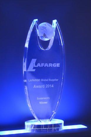 Lafarge Global Supplier Award_HAVER & BOECKER_AWARD.jpg