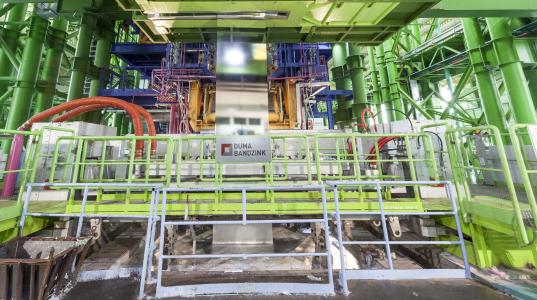 In the future, a DUMA-BANDZINK Jet-Pro air knife system will produce high-quality surfaces in the hot-dip galvanizing line No. 3 of SSAB, Finland. (The picture shows a plant of similar design)