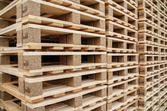 Atypické_dřevěné_palety__které_KLAUS_Timber_vyrábí.jpg