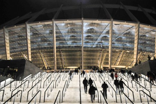 Stadion Kiew_Treppe.jpg