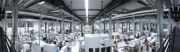 Blick in die neue Urbane Produktion der Zukunft der WITTENSTEIN bastian GmbH in Fellbach