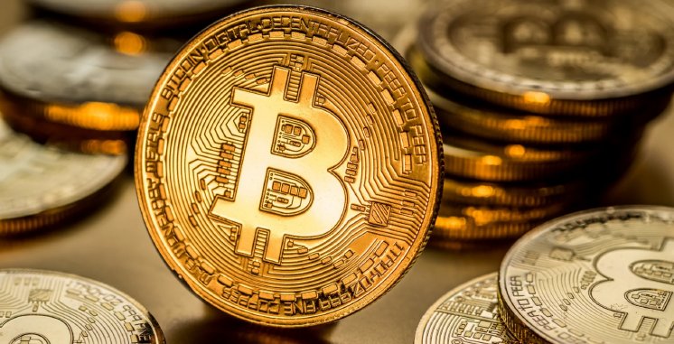 Bitcoin-Gold_Depositphotos_241657996_GI-NEU-2048x1045.jpg