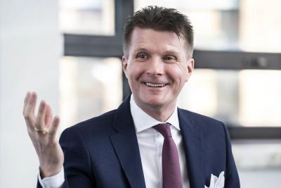 Dirk Seiler: „Ich arbeite gern und mit viel Leidenschaft daran unser mittelständisches Unternehmen Sedotec mit dem Eigenprodukt Vamocon zu einem dauerhaften Erfolg zu machen. Dabei will ich die Arbeit für alle sinnstiftend gestalten und mit dem Ergebnis die Energieverteilung besser und sicherer machen.“ /
© SEDOTEC