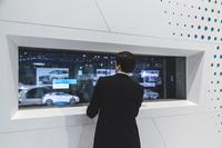 Hyundai presents with eyevis TOLEDs