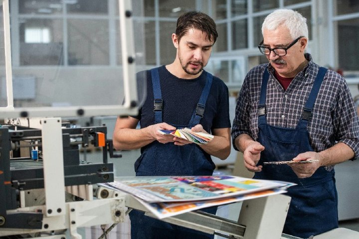 Ein Arbeitgeber fürs Leben? IAB-Studie korrigiert hartnäckiges Klischee