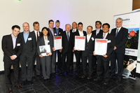 Die Sieger des Münchener Businessplan Wettbewerbs 2011 mit Gratulanten: v.links die Pictureplix GmbH auf Platz 1, cyontek (vormals servapark GmbH) auf Platz 2, Neaspec GmbH auf Platz 3. mit Dr. Carsten Rudolph, evobis, (3. von links), Dr. Otto Beierl, Mitglied des Vorstands der LfA Förderbank Bayern (in der Mitte, 7. von links) und Ministerialdirigent Dr. Ronald Mertz, Bayerisches Wirtschaftsministerium  (rechts außen)