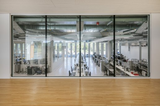 6-nanofactory-mezzanine-blick-in-die-manufaktur.jpg