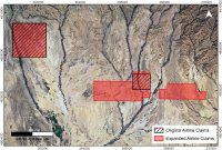 Abbildung 1. Karte des Projekts Airline. Der ursprüngliche 60 ha große BLM-Claimblock befindet sich rechts im Bild mit den drei neu abgesteckten Erweiterungen nach Norden (7 ha), nach Westen (205 ha) und nach Osten (134 ha). Die bestehende 258 ha umfassende Wyoming State Mineral Lease liegt 4,2 Kilometer west-nordwestlich des ursprünglichen BLM-Claimblocks.