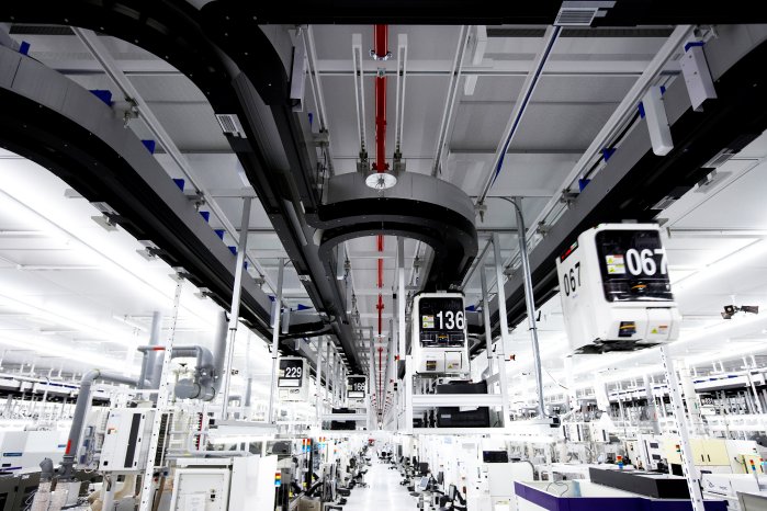 GlobalFoundries_cleanroom.jpg