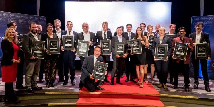 gruppenfoto-aller-kategoriegewinner-beim-it-awards-2017-by-herr-mueller-herrmueller.info.jpg