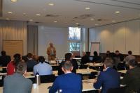 Plenum der GIN-Mitgliederversammlung 2018: Die Mitglieder der Gütegemeinschaft Nagelplattenprodukte e.V. und des Interessenverbandes Nagelplatten e.V. (GIN) fassten in Köln weitreichende Beschlüsse, die auch der immer stärkeren Europäisierung des Baurechts Rechnung tragen. (Foto: Achim Zielke für den GIN, Ostfildern; http://www.nagelplatten.de )