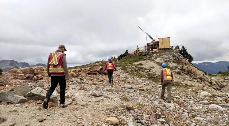 Juggernaut-Bohrung-Big-One_edited (1).jpg