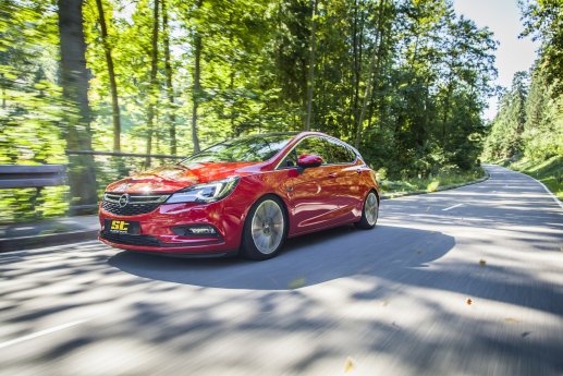 low_ST_X_Gewindefahrwerk_Opel_Astra_K_Fahraufnahme_03.jpg
