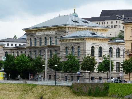 university-of-salzburg-117537_1920.jpg