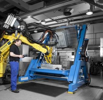 Das Zusammenwirken vom Formenträgersystem BFT-P V4 und dem Eintragsroboter wird im Teach-In.jpg