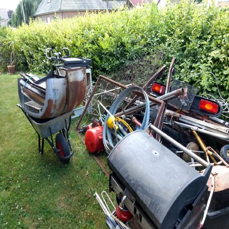 Abholen von Schrott.jpg