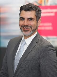 Markus Hülsmann, Global Key Account Manager Automotive bei Rittal, führt fort: „Die VASS-V6-Bibliothek liefert im aktuellen Release vollständig aufbereitete Referenzschränke in 3D auf Basis des Rittal VX25.“