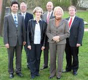 Die Vorsitzende des neuen Hochschulrates der FH Flensburg Cathy Kietzer (2.v.r.) mit den Hochschulratsmitgliedern (von links) Dr. jur. Fabian Geyer, Dr. Volker Willandsen, Maren Dobelstein, Maik Render und FH-Präsident Prof. Dr. Herbert Zickfeld / Foto: Gatermann Die Vorsitzende des neuen Hochschulrates der FH Flensburg Cathy Kietzer (2.v.r.) mit den Hochschulratsmitgliedern (von links) Dr. jur. Fabian Geyer, Dr. Volker Willandsen, Maren Dobelstein, Maik Render und FH-Präsident Prof. Dr. Herbert Zickfeld / Foto: Gatermann