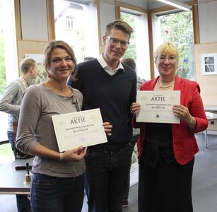 V. l. n. r.: Franziska Beier (Valentin-Traudt-Schule), Manuel Kripp (Micromata-Vertreter), Kirsten Kechel (Friedrichsgymnasium)