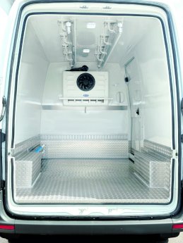 Winter Kuehlfahrzeuge_Fleischgehaenge 2 Bahnen Heck_43758.jpg