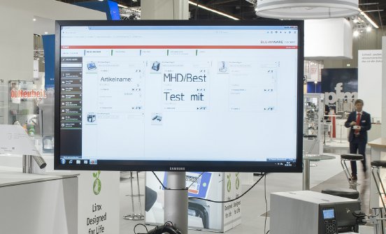 Bluhm_interpack_Live-Schaltung_in_die_EtiketTIERzentrale.jpg