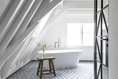 Das Kimpton de Witt Boutique Hotel in Amsterdam mit hochwertigen Türbeschlägen von Karcher Desing in der Farbe Kosmos Schwarz.