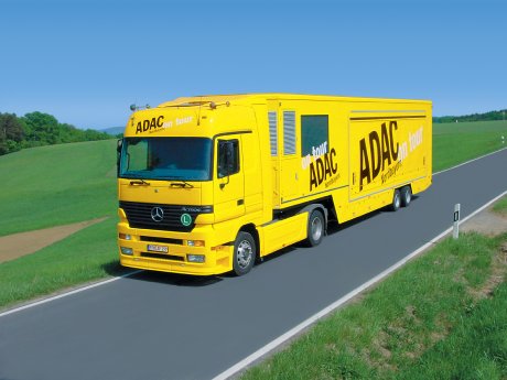 ADAC-Truck-vonoben-10-15-300.jpg