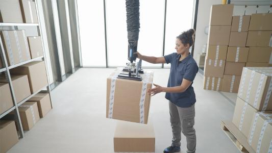 AERO-LIFT stellt neuen Vakuum-Schlauchheber vor: Vakuumhebetechnik wird nun instinktiv