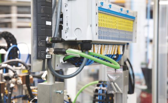 Cube67 in den Prüfanlagen von Hager (1).jpg