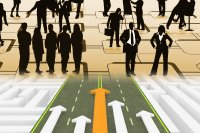 Statt auf Hypes und Gerüchte setzt das erfahrene Referententeam des HDT konsequent auf bewährtes Wissen aus jahre- und jahrzehntelanger Erfahrung. Teilnehmende der Management- und Führungstrainings werden mit wertvollen Insights statt mit Buzzwords versorgt und nachhaltig in die Lage versetzt, bessere Entscheidungen zu treffen und nicht zuletzt die eigene Wirksamkeit spürbar zu erhöhen.