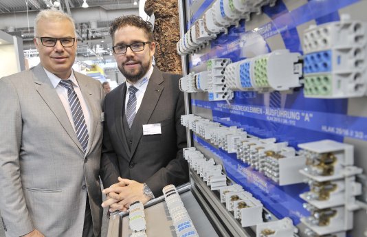 Leipold Gruppe - Pascal Schiefer und Dirk Niestrat auf der HMI.JPG