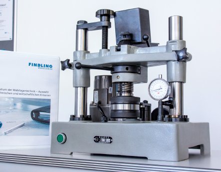 Findling-Axial-Lagerluft-Messgeraet-rgb.jpg
