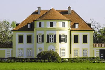 Besonders historische Gebäuden und Baudenkmäler stellen hohe Anforderungen an Sanierputze. Soll die Sanierung erfolgreich und dauerhaft sein sind hoch entwickele und ausgereifte Baustoffe gefragt /Foto: Dennert Poraver GmbH