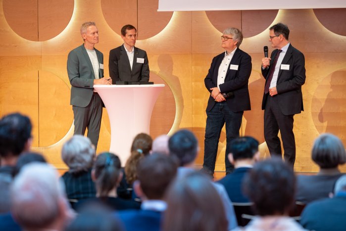 Bild 2_26_03_TP_Gesundheitsindustrie_Gesprächsrunde_Zukunft_Medizin.jpg